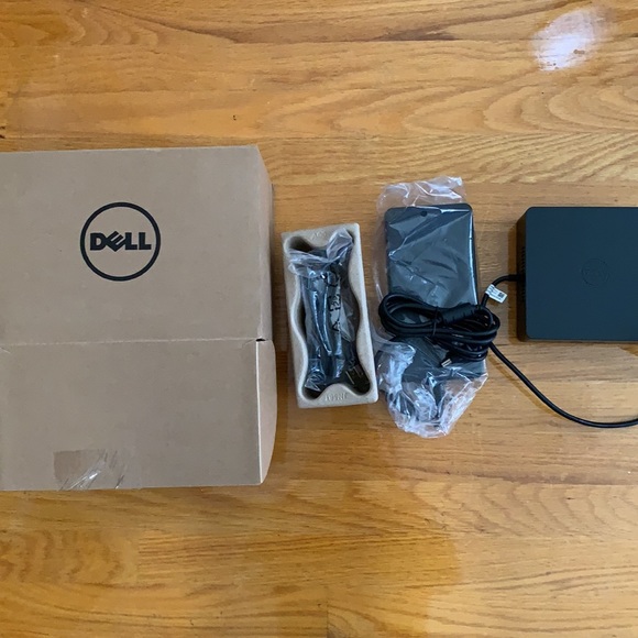 Dell Thunderbolt dock with 240w adaptor - Picture 4 of 5
